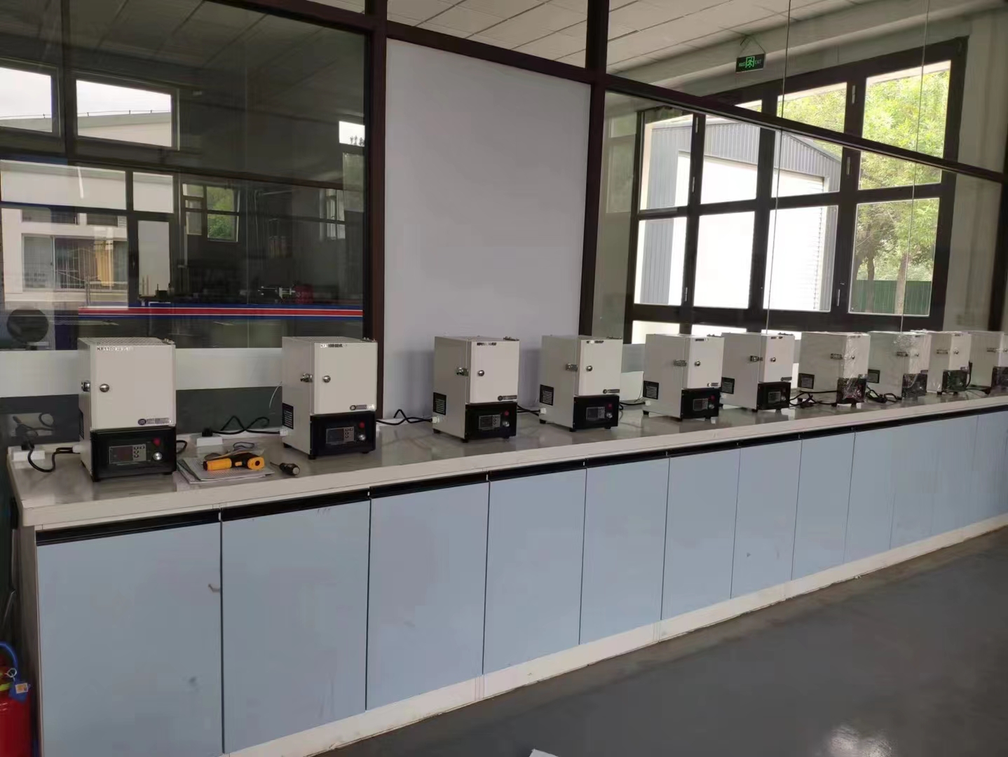 HuanYu box furnaces installed in an academic research setting